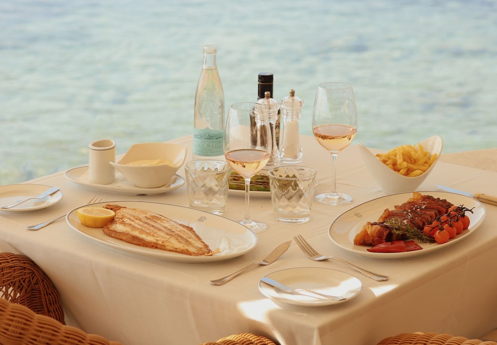 Hotel Bendinat — Restaurant & bars in Portals Nous, Balearic Islands