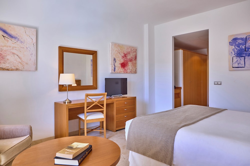 Hotel Bendinat — Hotel rooms in Portals Nous, Balearic Islands