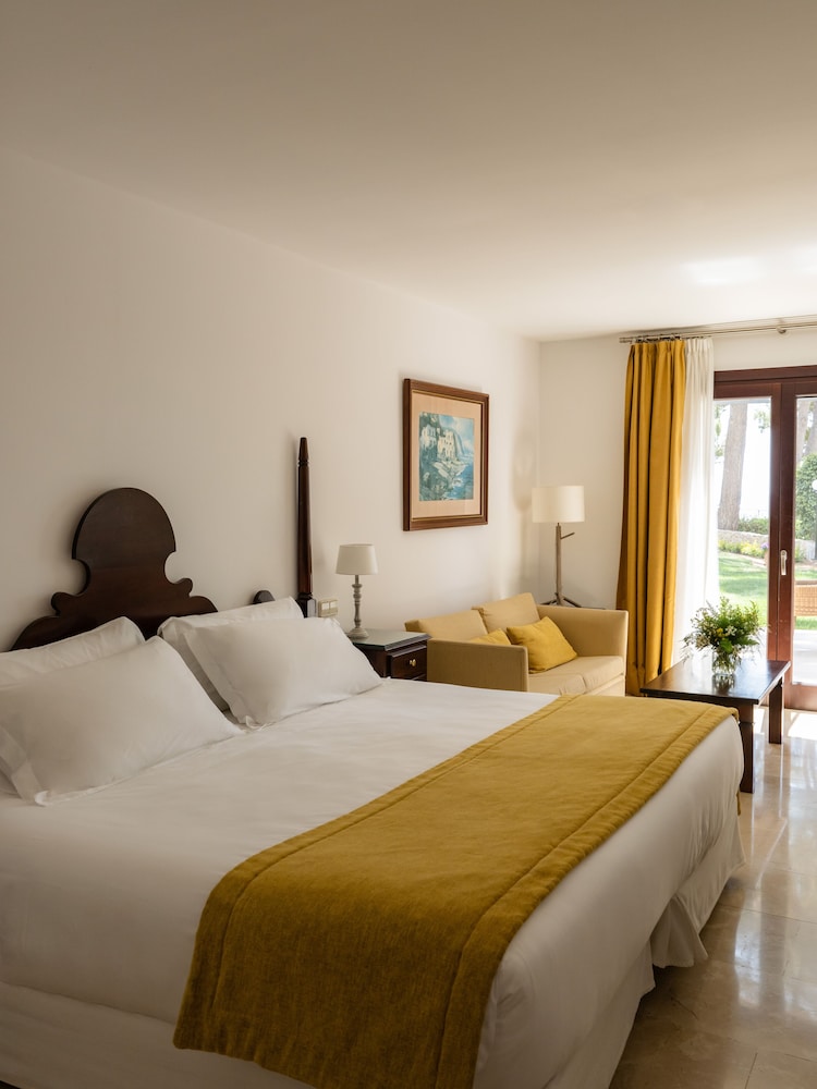 Hotel Bendinat — Hotel rooms in Portals Nous, Balearic Islands