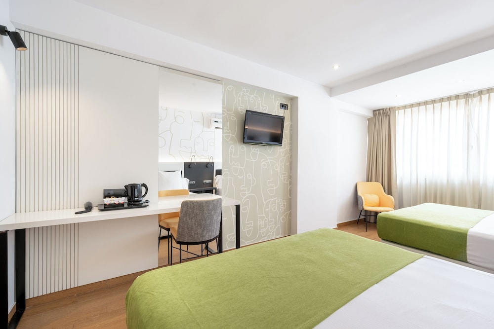 Climia Benidorm Plaza 4* Hotel — Hotel rooms in Benidorm, Valencian Community