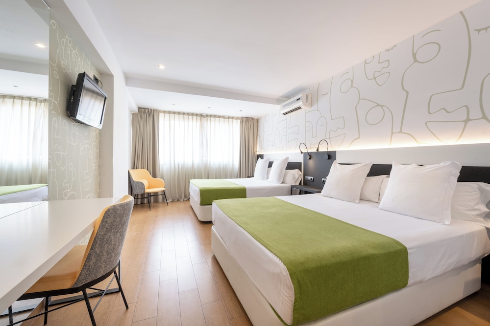 Climia Benidorm Plaza 4* Hotel — Hotel rooms in Benidorm, Valencian Community