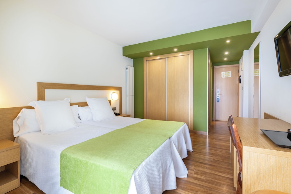 Climia Benidorm Plaza 4* Hotel — Hotel rooms in Benidorm, Valencian Community