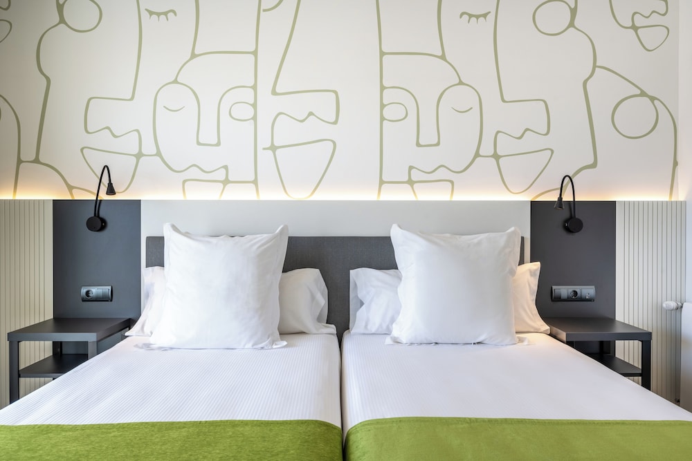 Climia Benidorm Plaza 4* Hotel — Hotel rooms in Benidorm, Valencian Community