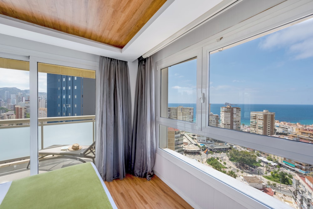 Climia Benidorm Plaza 4* Hotel — Hotel rooms in Benidorm, Valencian Community