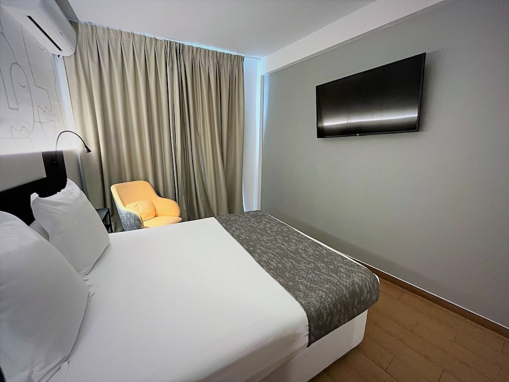 Climia Benidorm Plaza 4* Hotel — Hotel rooms in Benidorm, Valencian Community