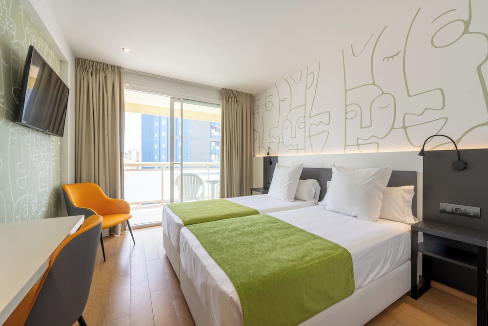 Climia Benidorm Plaza 4* Hotel — Hotel rooms in Benidorm, Valencian Community