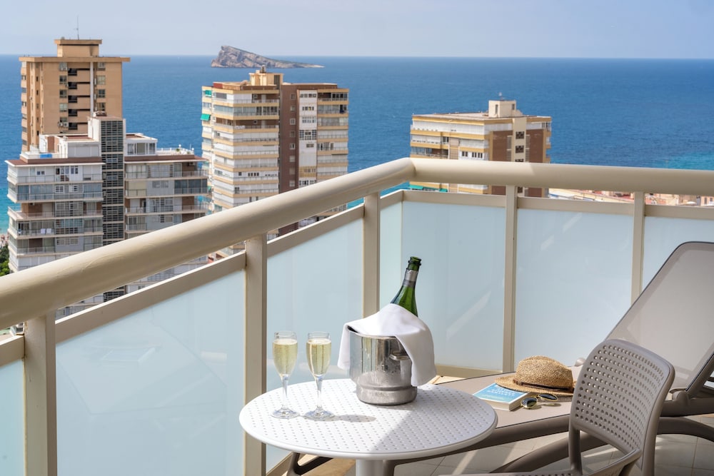 Climia Benidorm Plaza 4* Hotel — Hotel rooms in Benidorm, Valencian Community