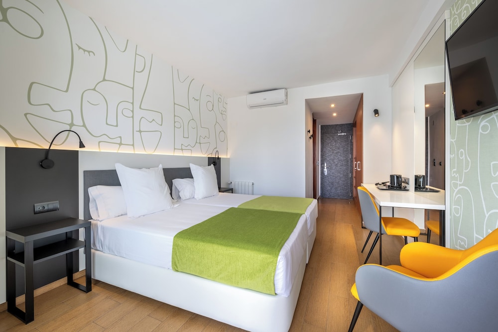 Climia Benidorm Plaza 4* Hotel — Hotel rooms in Benidorm, Valencian Community