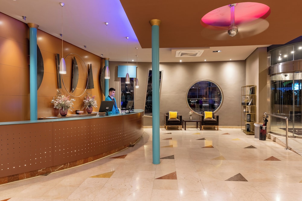 Climia Benidorm Plaza 4* Hotel — Hotel building in Benidorm, Valencian Community