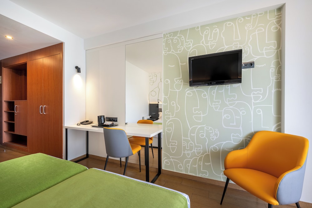 Climia Benidorm Plaza 4* Hotel — Hotel rooms in Benidorm, Valencian Community