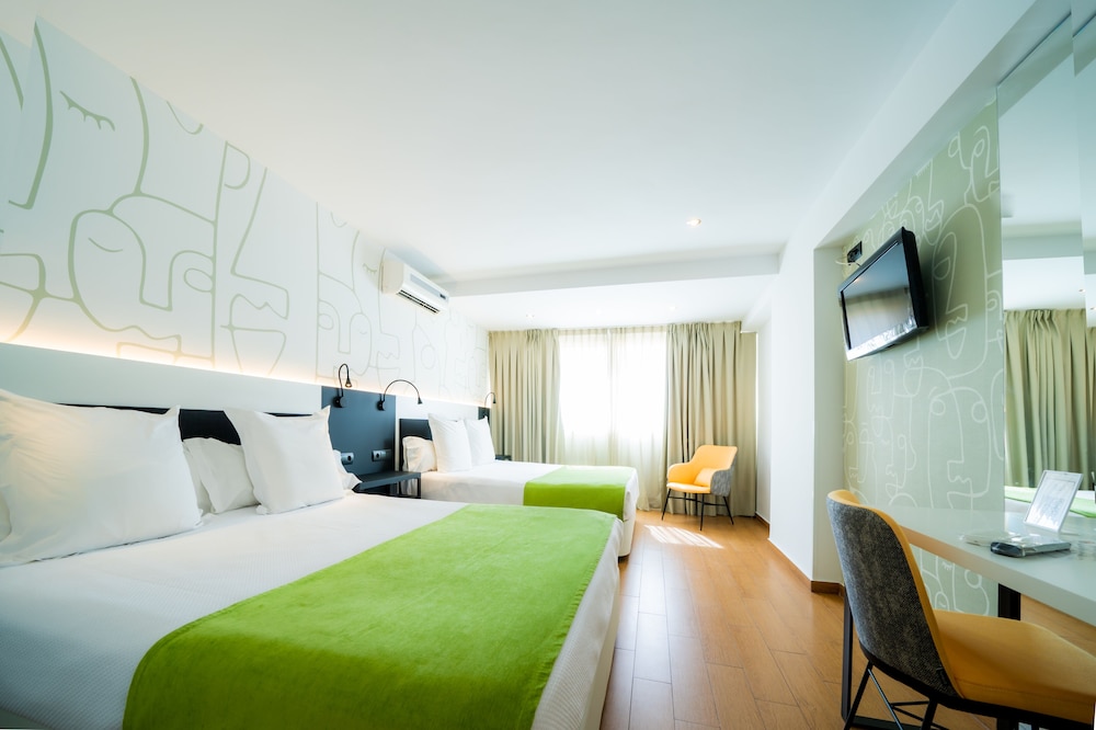 Climia Benidorm Plaza 4* Hotel — Hotel rooms in Benidorm, Valencian Community