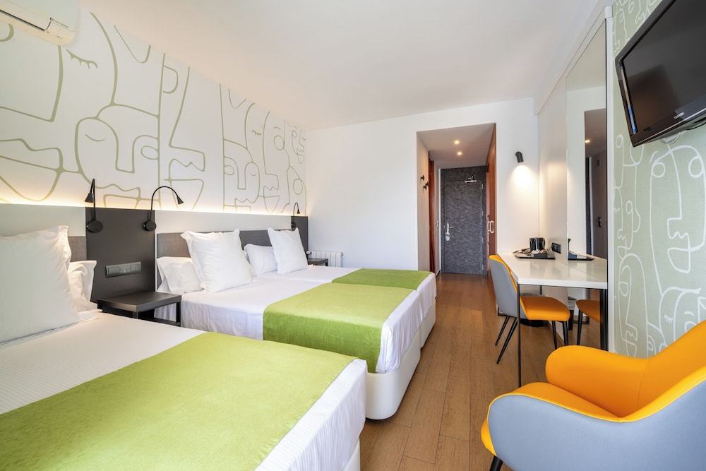 Climia Benidorm Plaza 4* Hotel — Hotel rooms in Benidorm, Valencian Community
