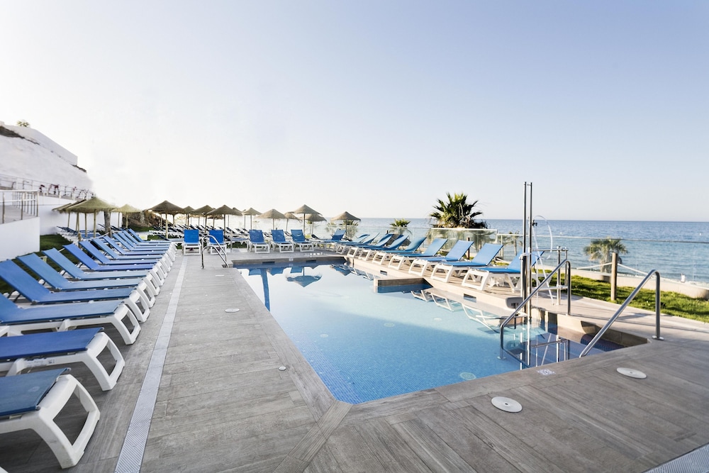 Hotel Best Benalmádena — Swimming pool in Benalmadena, Andalusia