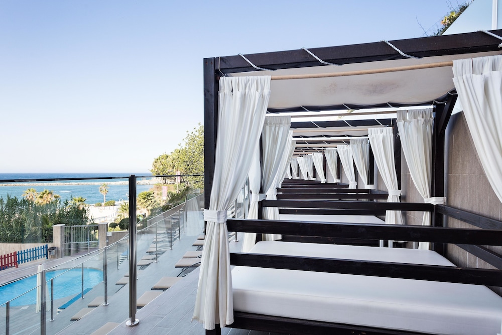 Hotel Best Benalmádena — Swimming pool in Benalmadena, Andalusia