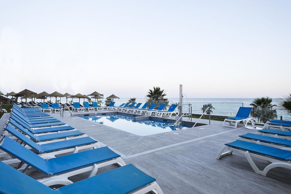 Hotel Best Benalmádena — Swimming pool in Benalmadena, Andalusia