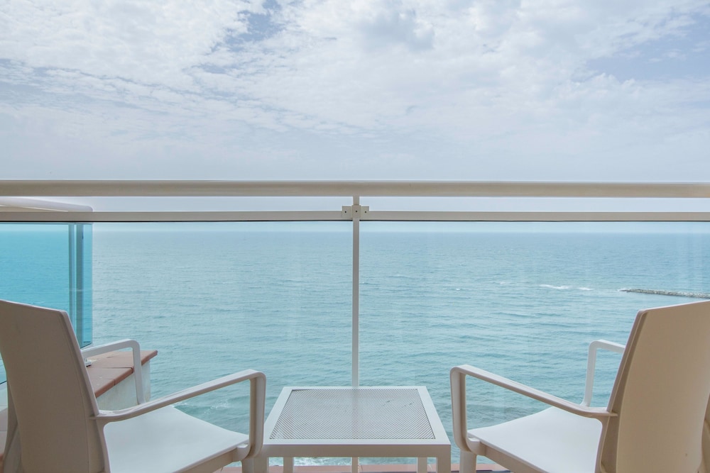 Hotel Best Benalmádena — Hotel rooms in Benalmadena, Andalusia