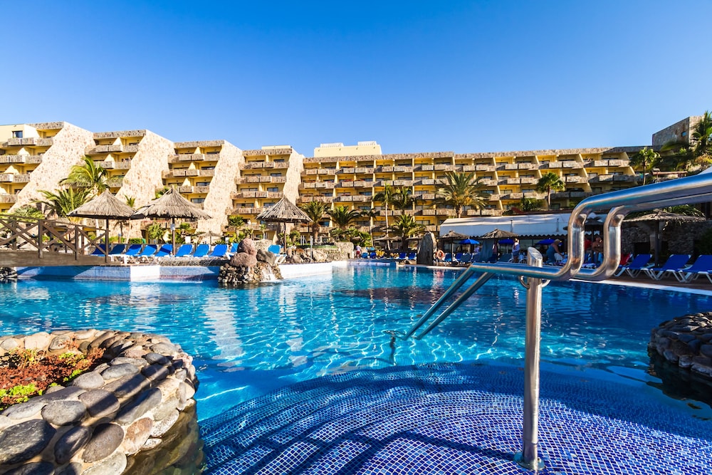BlueBay Beach Club Aparthotel — Swimming pool in Bahia Feliz, Canary Islands