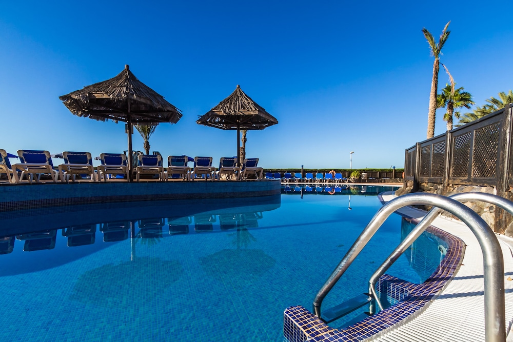 BlueBay Beach Club Aparthotel — Swimming pool in Bahia Feliz, Canary Islands