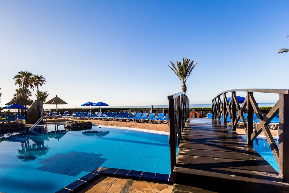 BlueBay Beach Club Aparthotel — Swimming pool in Bahia Feliz, Canary Islands