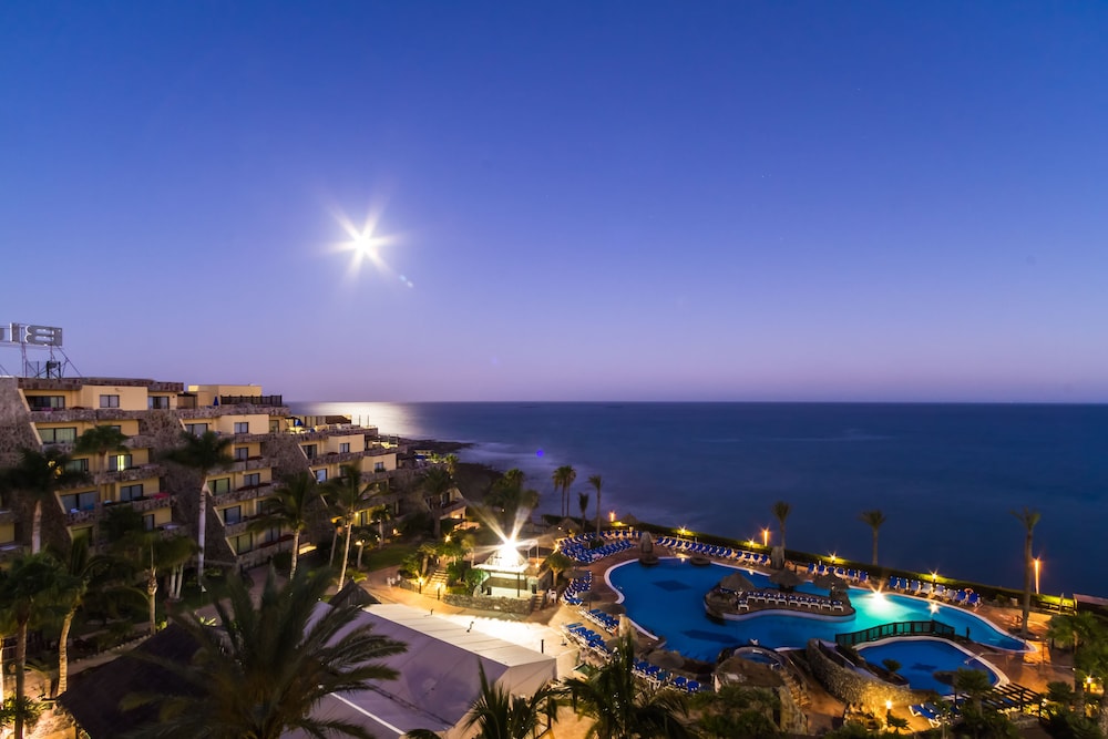 BlueBay Beach Club Aparthotel — Swimming pool in Bahia Feliz, Canary Islands