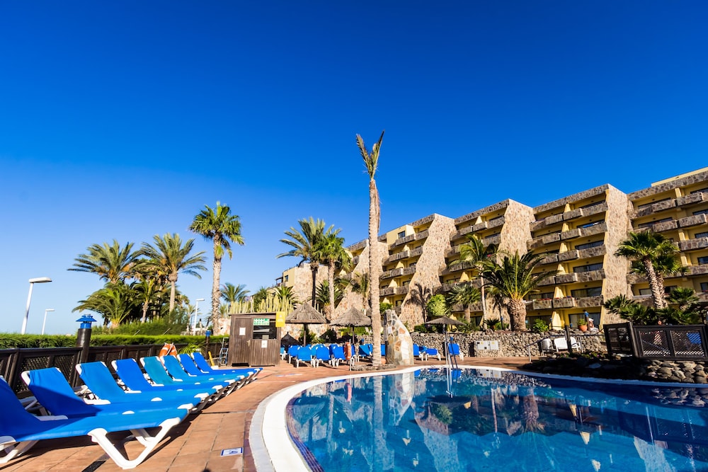 BlueBay Beach Club Aparthotel — Swimming pool in Bahia Feliz, Canary Islands