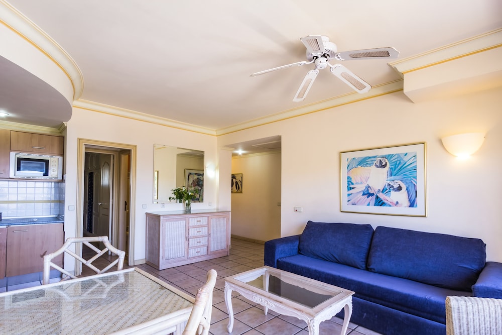 BlueBay Beach Club Aparthotel — Hotel rooms in Bahia Feliz, Canary Islands