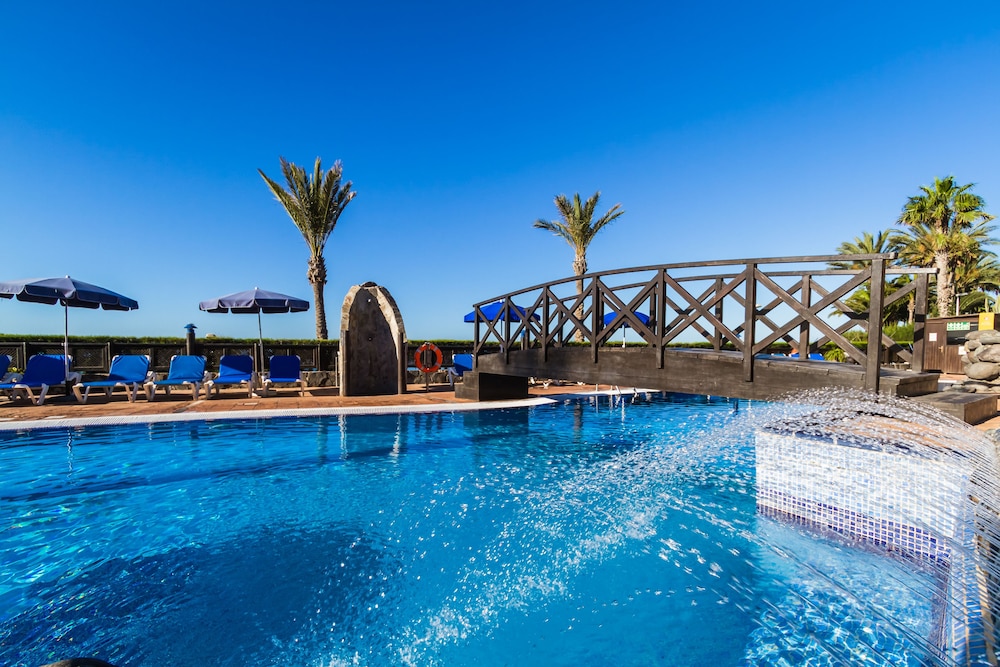 BlueBay Beach Club Aparthotel — Swimming pool in Bahia Feliz, Canary Islands