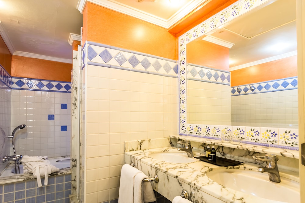 BlueBay Beach Club Aparthotel — Hotel rooms in Bahia Feliz, Canary Islands