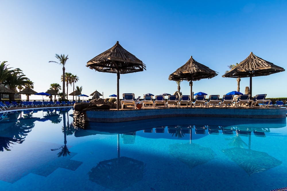 BlueBay Beach Club Aparthotel — Swimming pool in Bahia Feliz, Canary Islands