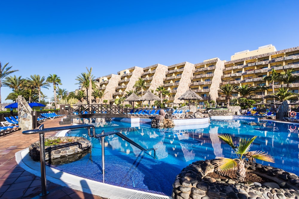 BlueBay Beach Club Aparthotel — Swimming pool in Bahia Feliz, Canary Islands