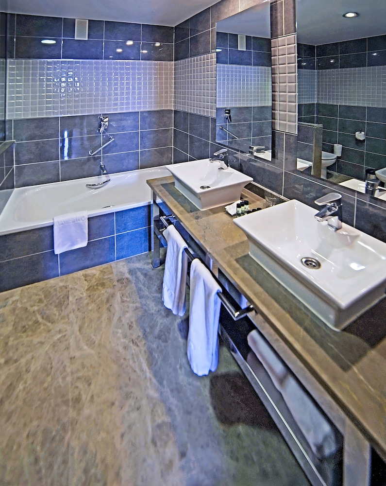 Holiday World Polynesia Affiliated by Melia — Hotel rooms in Benalmadena, Andalusia