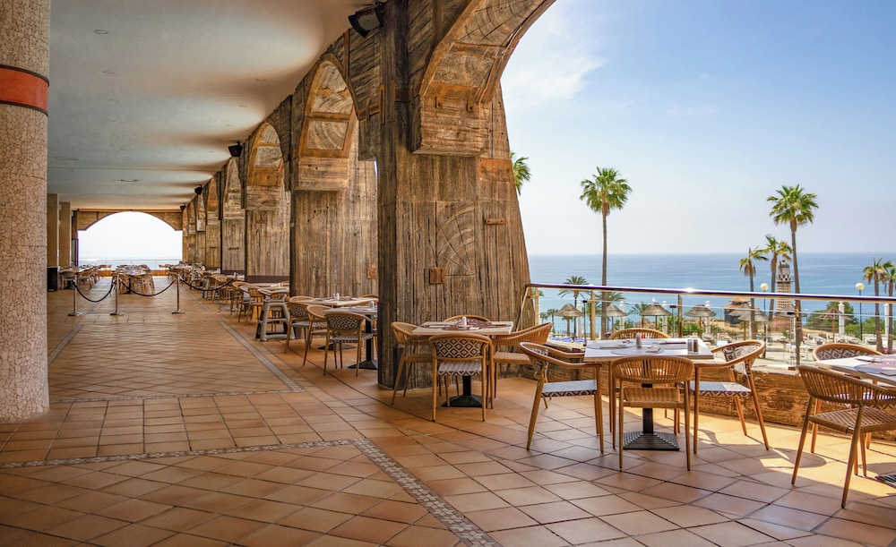 Holiday World Polynesia Affiliated by Melia — Restaurant & bars in Benalmadena, Andalusia