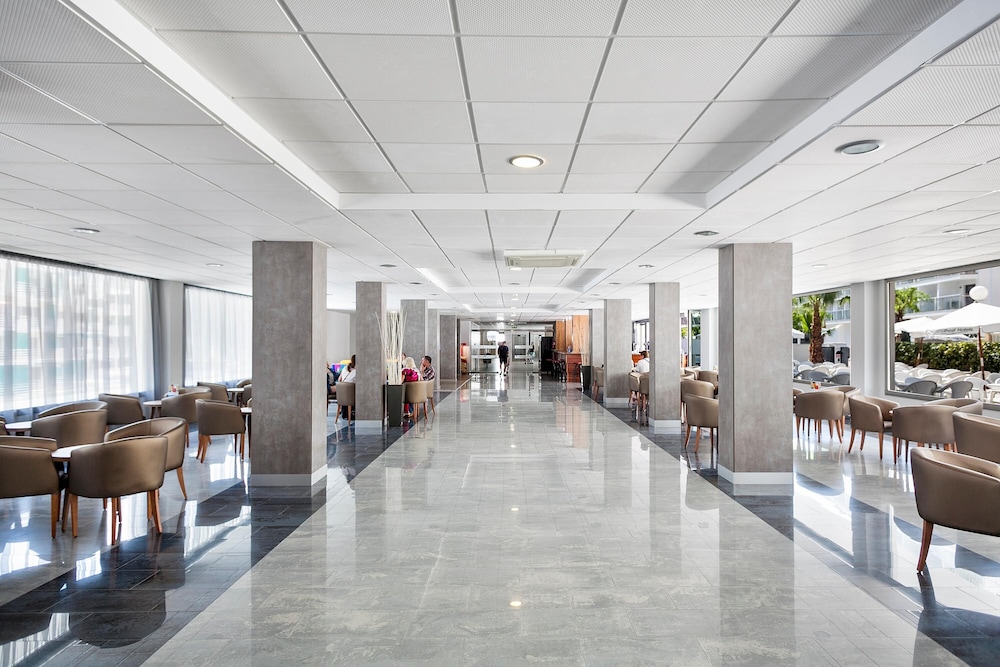 Hotel Best Los Angeles — Hotel building in Salou, Catalonia