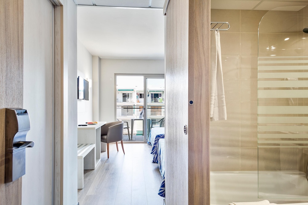 Hotel Best Los Angeles — Hotel rooms in Salou, Catalonia