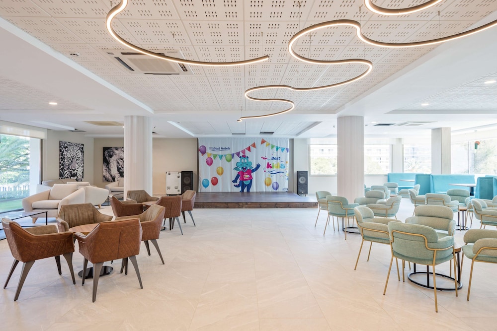 Hotel Best Mediterraneo — Attractions for children in Salou, Catalonia