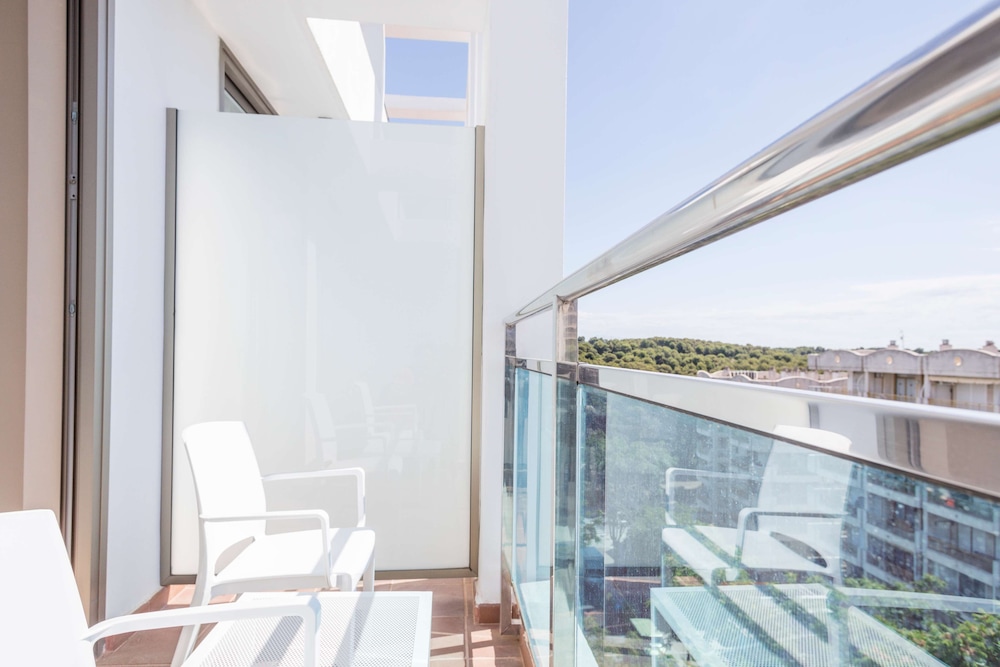Hotel Best Mediterraneo — Hotel rooms in Salou, Catalonia
