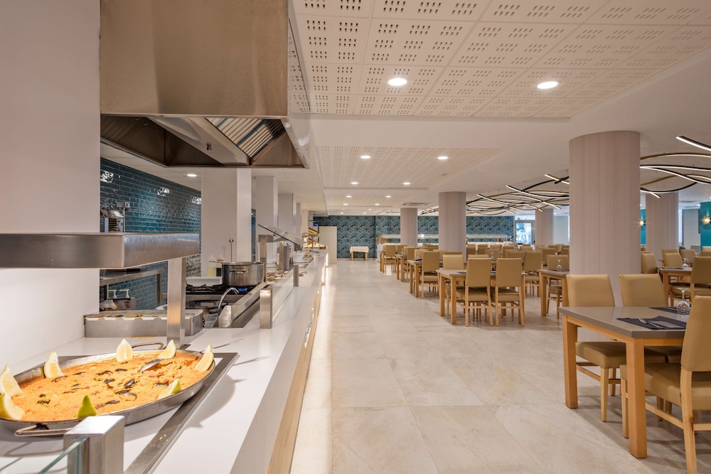 Hotel Best Mediterraneo — Restaurant & bars in Salou, Catalonia