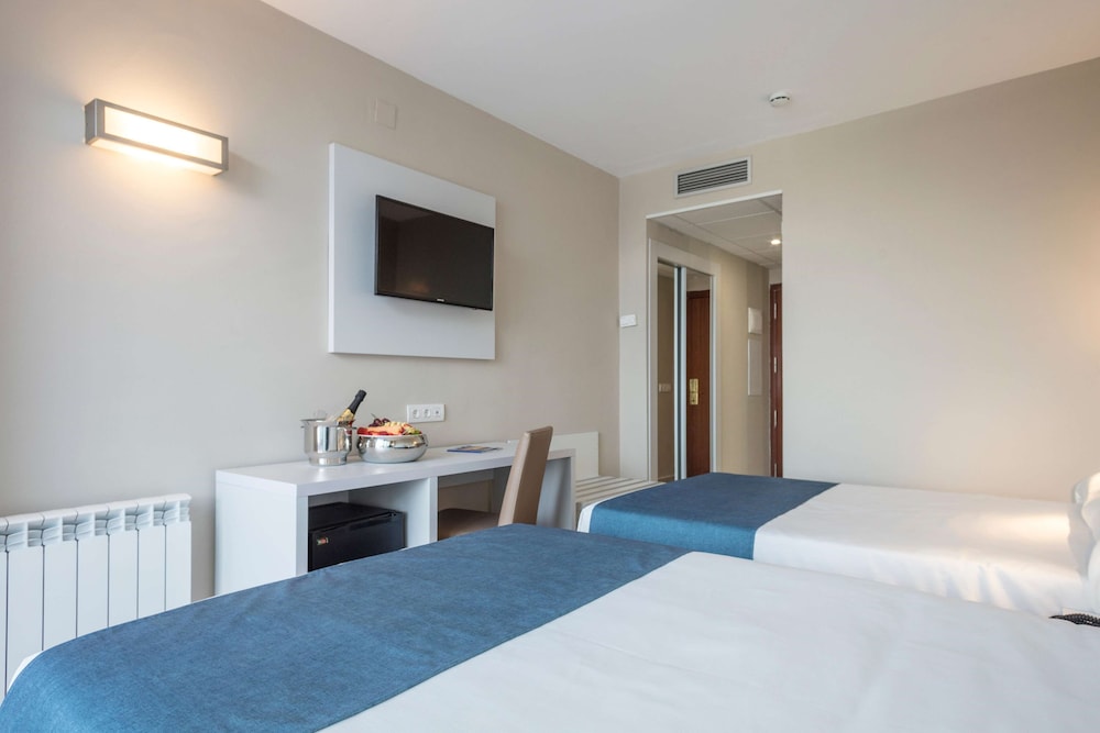 Hotel Best Mediterraneo — Hotel rooms in Salou, Catalonia
