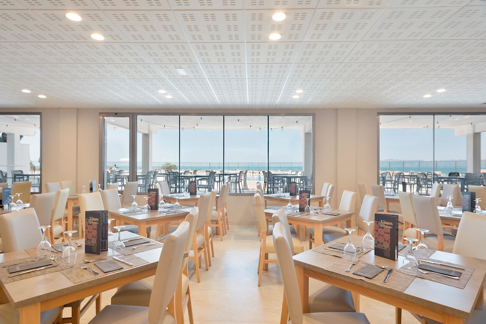 Hotel Best Negresco — Restaurant & bars in Salou, Catalonia