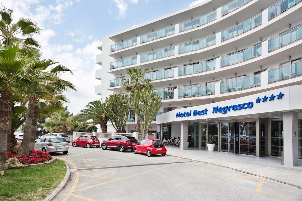 Hotel Best Negresco — Hotel building in Salou, Catalonia