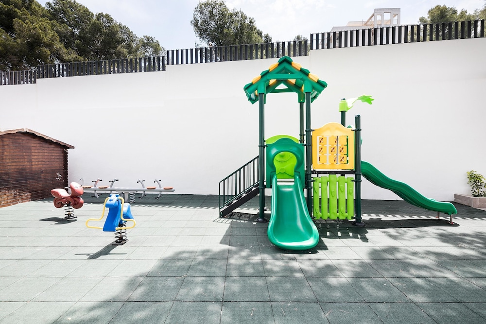 Hotel Best Oasis Park — Attractions for children in Salou, Catalonia