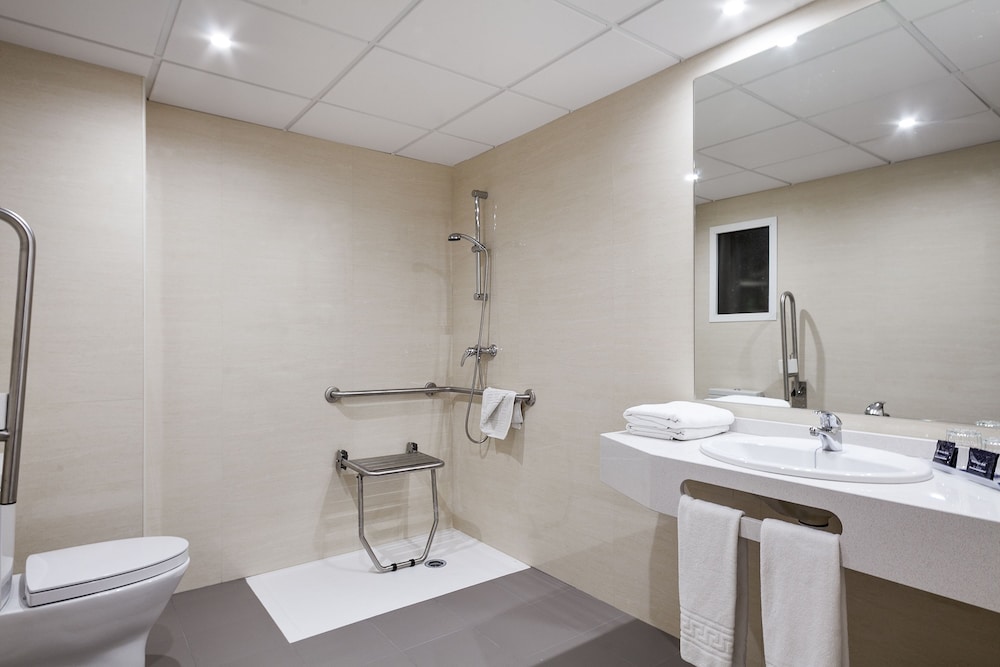 Hotel Best Oasis Park — Hotel rooms in Salou, Catalonia