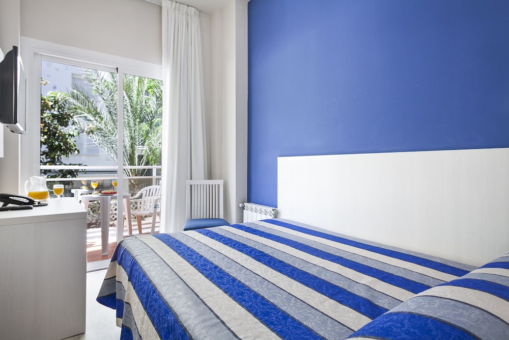 Hotel Best Oasis Park — Hotel rooms in Salou, Catalonia