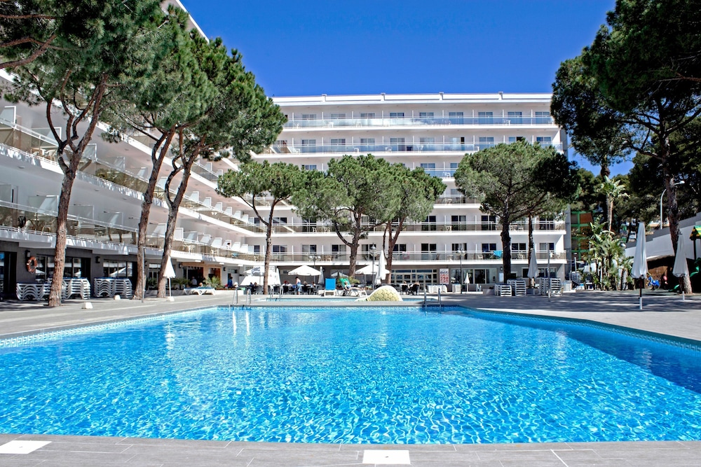 Hotel Best Oasis Park — Main photo in Salou, Catalonia