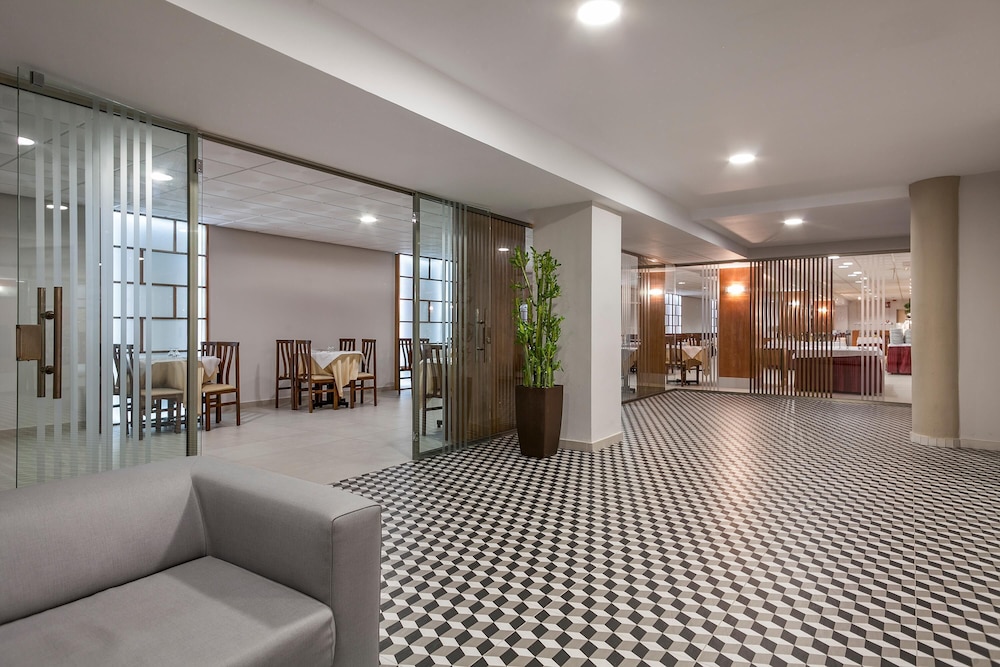 Hotel Best Oasis Park — Restaurant & bars in Salou, Catalonia