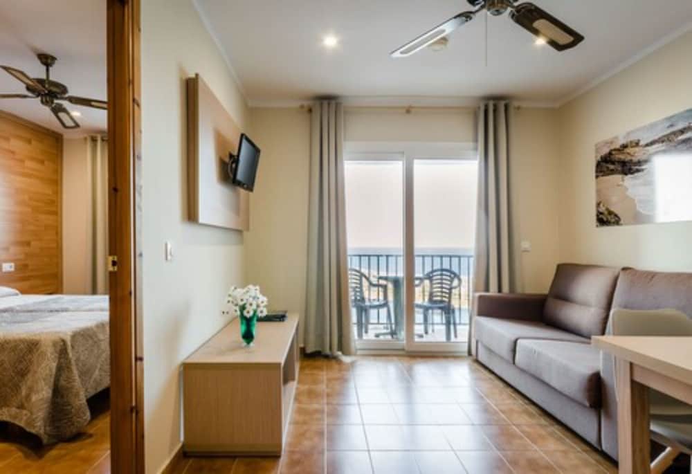Apartamentos Blancala — Hotel rooms in Cala Blanca, Balearic Islands