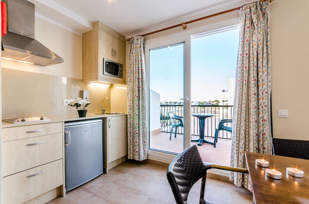 Apartamentos Blancala — Hotel rooms in Cala Blanca, Balearic Islands