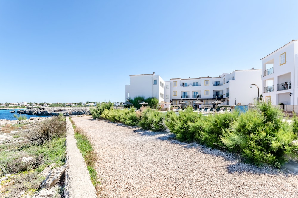 Apartamentos Blancala — Hotel building in Cala Blanca, Balearic Islands