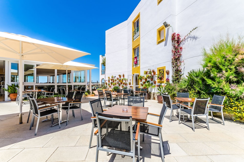 Apartamentos Blancala — Restaurant & bars in Cala Blanca, Balearic Islands