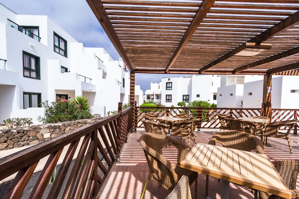 Hotel BlueBay Lanzarote - All inclusive — Restaurant & bars in Costa Teguise, Canary Islands